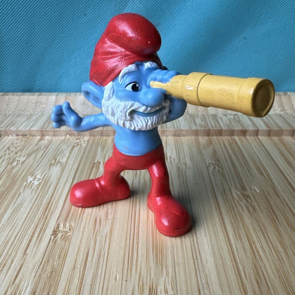 2011 The Smurfs Papa Smurf McDonalds Happy Meal figure original